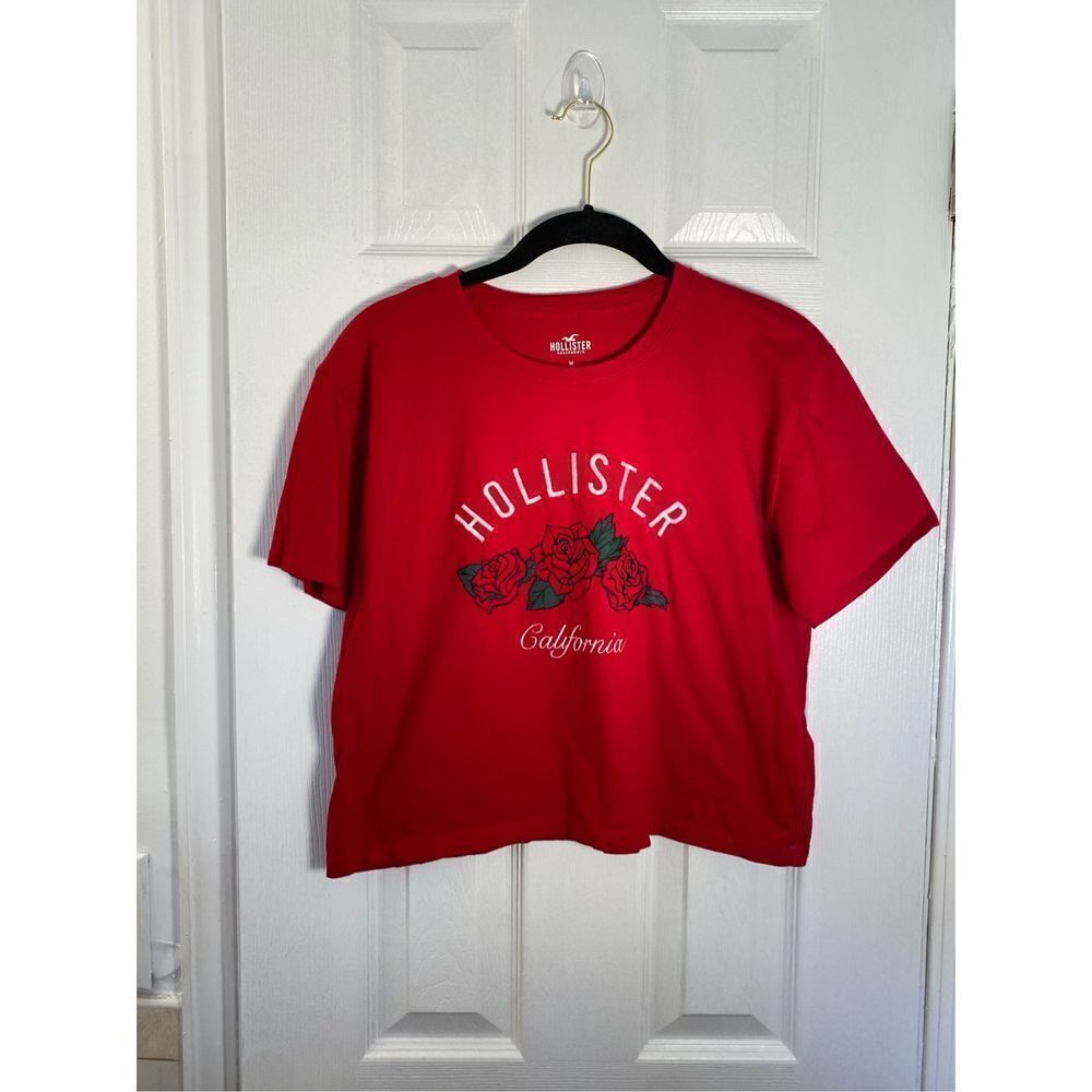 ￼ Hollister women’s red California rose, crop top size medium